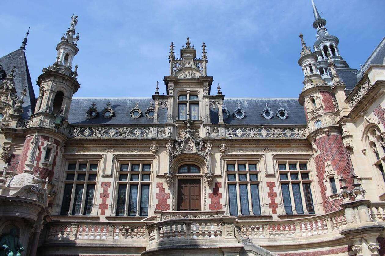 découvrez l’histoire fascinante de la bénédictine, une liqueur emblématique, et apprenez à la déguster pour en savourer toutes les subtilités.