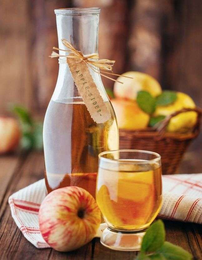 découvrez le cidre de normandie, une boisson traditionnelle élaborée à partir de pommes locales, réputée pour ses saveurs authentiques et rafraîchissantes. parfait pour accompagner vos repas ou à savourer entre amis.
