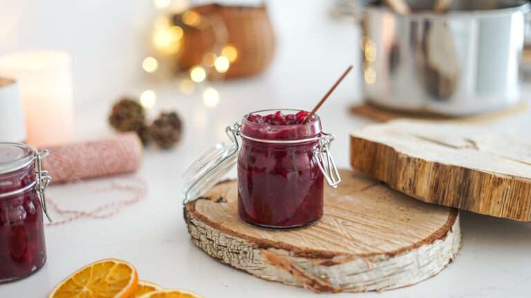 découvrez une délicieuse recette de confiture d’airelles maison, facile à préparer. idéale pour accompagner vos petits-déjeuners, desserts et plats de fêtes !
