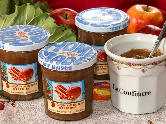 découvrez notre délicieuse confiture rhubarbe pruneaux, une alliance gourmande de saveurs fruitées et acidulées, idéale pour accompagner vos petits-déjeuners et desserts.