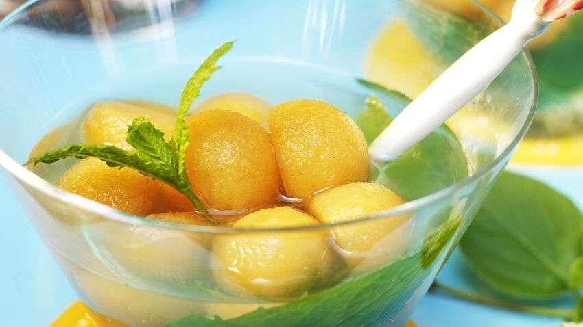 découvrez comment préparer facilement une délicieuse gelée de menthe maison avec des ingrédients simples. parfaite pour accompagner vos desserts, fromages ou plats salés.