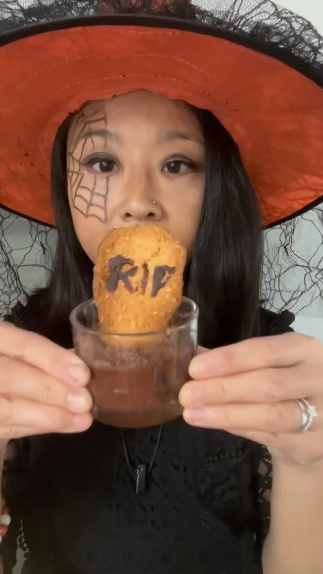 découvrez notre délicieuse recette de houmous à la betterave et au chèvre : une tartinade onctueuse, colorée et pleine de saveurs, parfaite pour l'apéritif ou en accompagnement de vos plats.