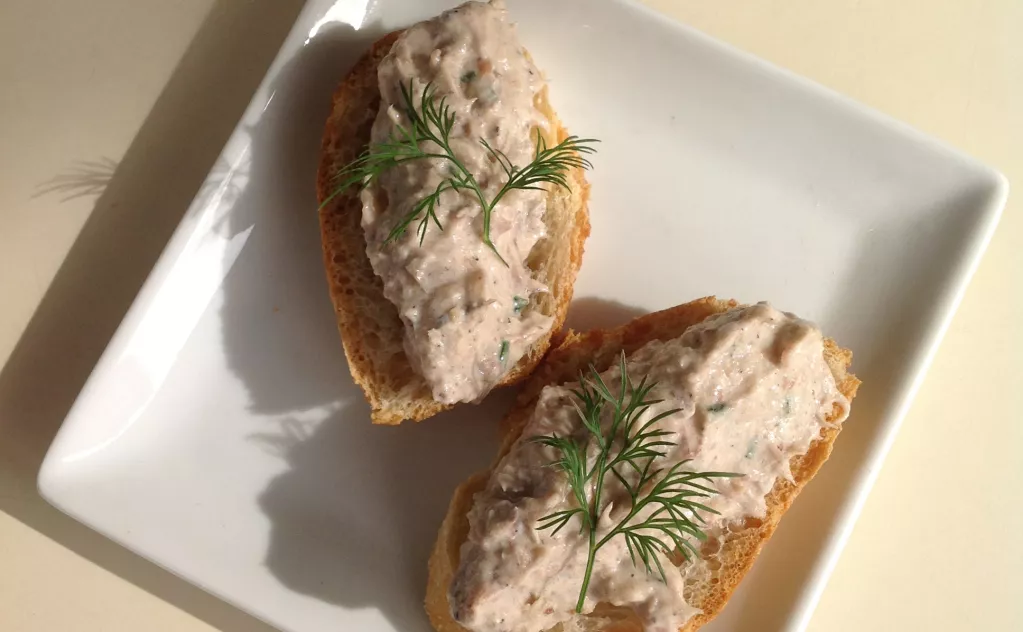 découvrez notre recette facile de rillettes de sardines maison, savoureuses et prêtes en quelques minutes. parfaites pour l'apéritif ou à tartiner sur du pain frais !