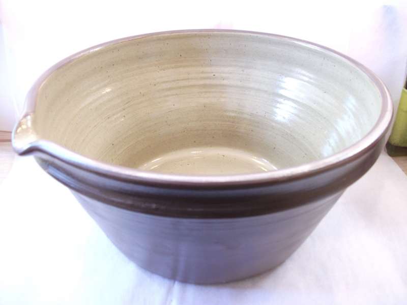 découvrez la teurgoule normande, un délicieux dessert traditionnel à base de riz au lait parfumé à la cannelle, originaire de normandie. idéal pour une touche gourmande authentique !