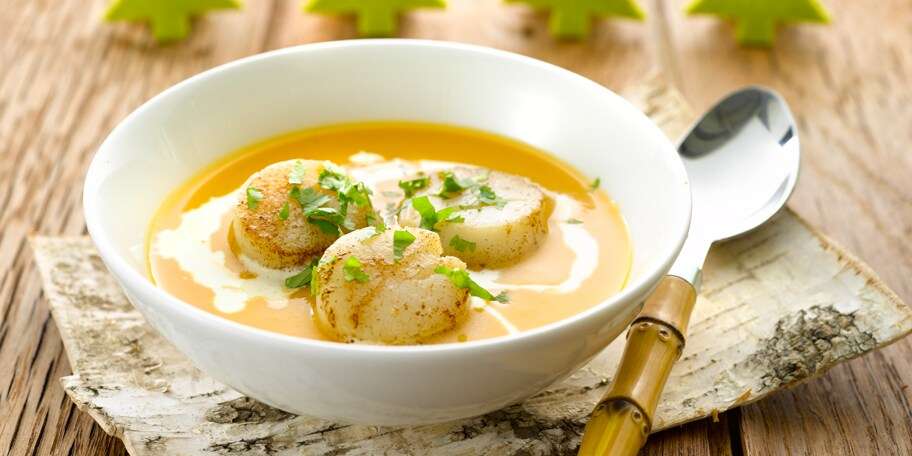 découvrez notre délicieuse recette de velouté de saint-jacques, une entrée raffinée et onctueuse, idéale pour les repas de fête ou un dîner élégant. facile à préparer et pleine de saveurs marines.