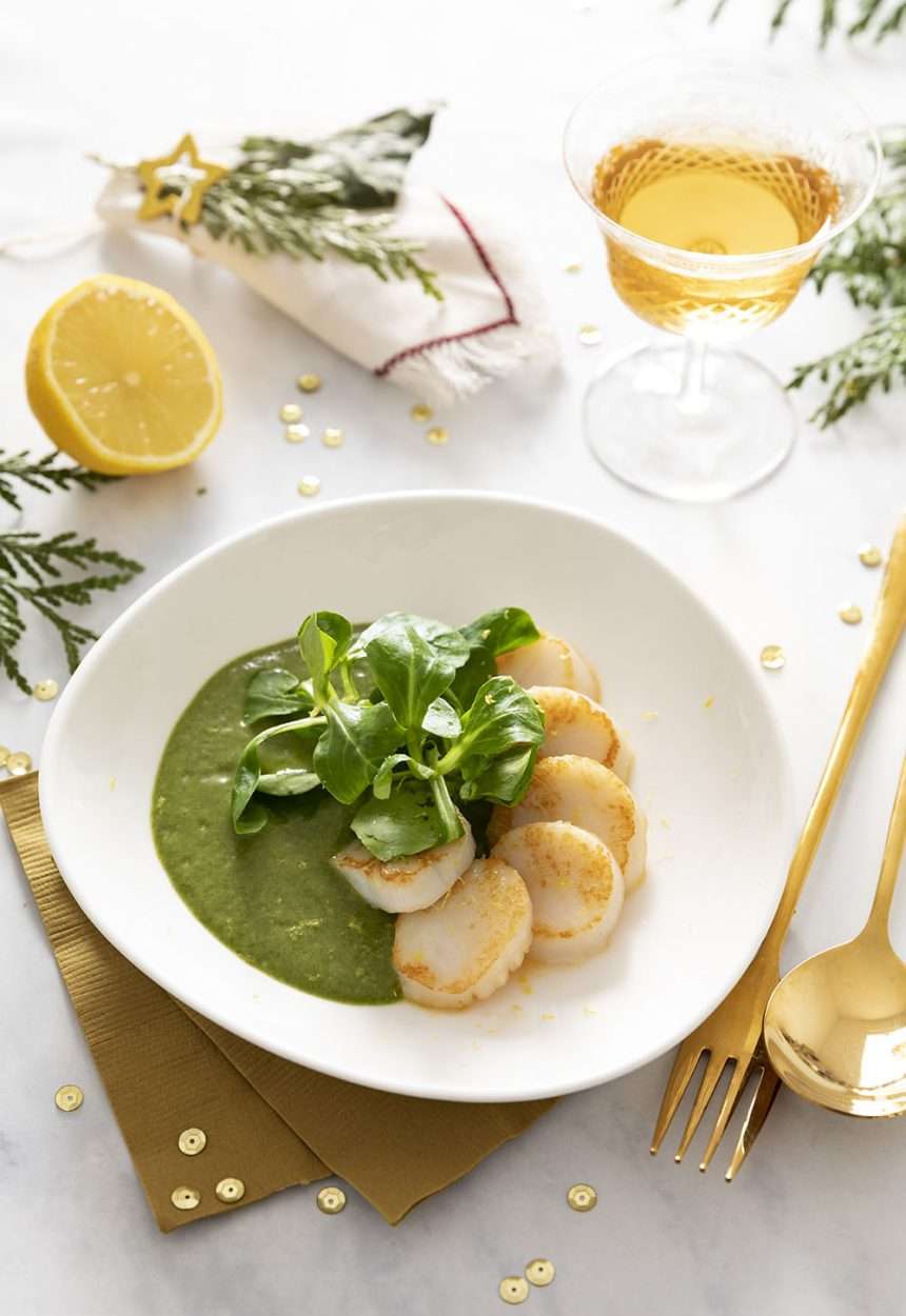 découvrez notre recette raffinée de velouté de saint-jacques, une entrée onctueuse et savoureuse parfaite pour les grandes occasions ou un dîner gourmand.