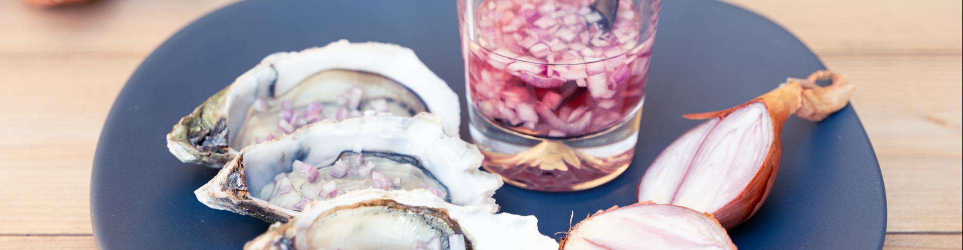 apprenez à réussir facilement votre vinaigre à l'échalote fait maison grâce à notre guide simple et rapide. parfait pour rehausser vos plats avec une touche artisanale.