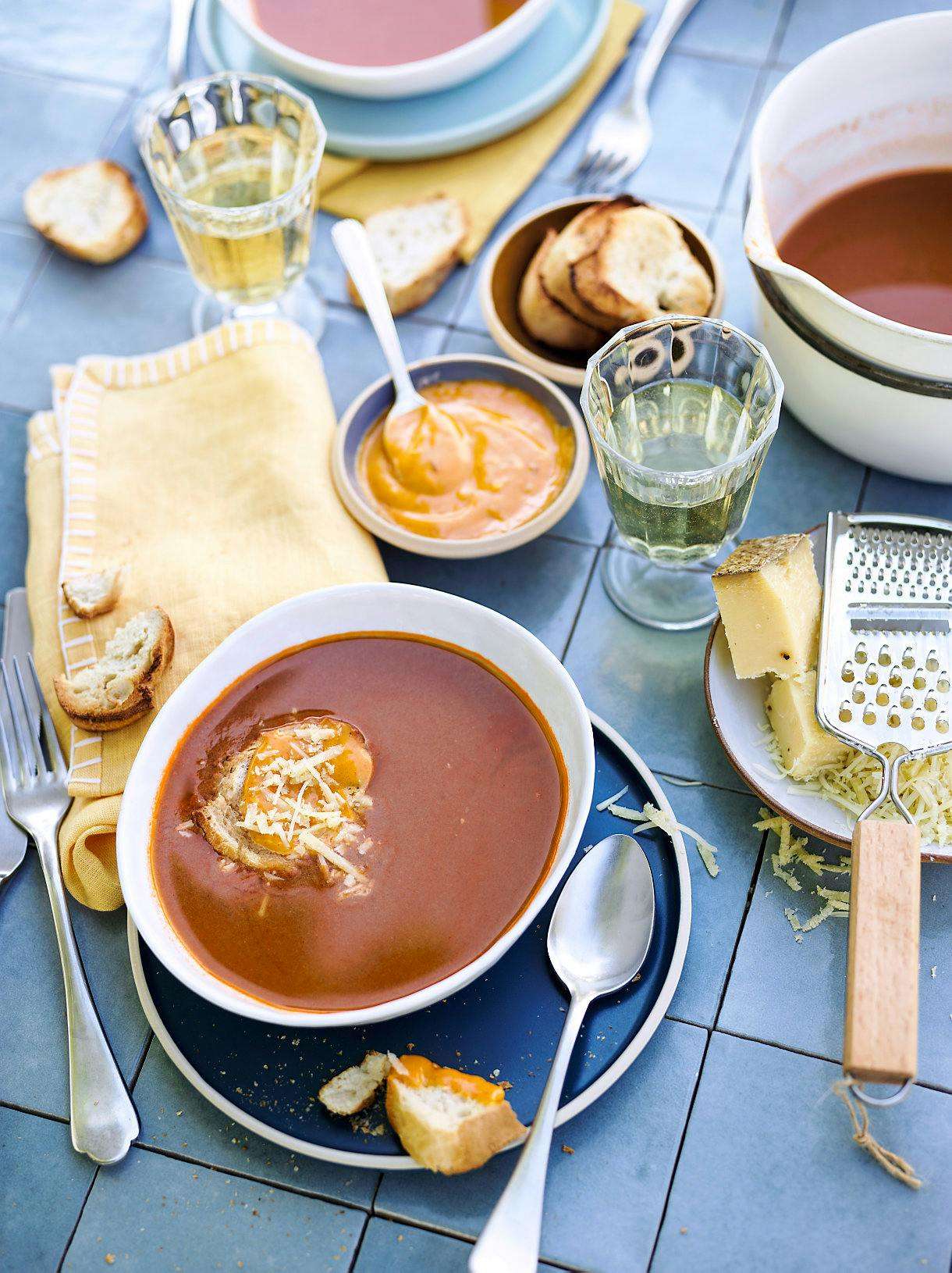 découvrez notre recette authentique de soupe de poisson, riche en saveurs méditerranéennes, parfaite pour un repas chaleureux et convivial.