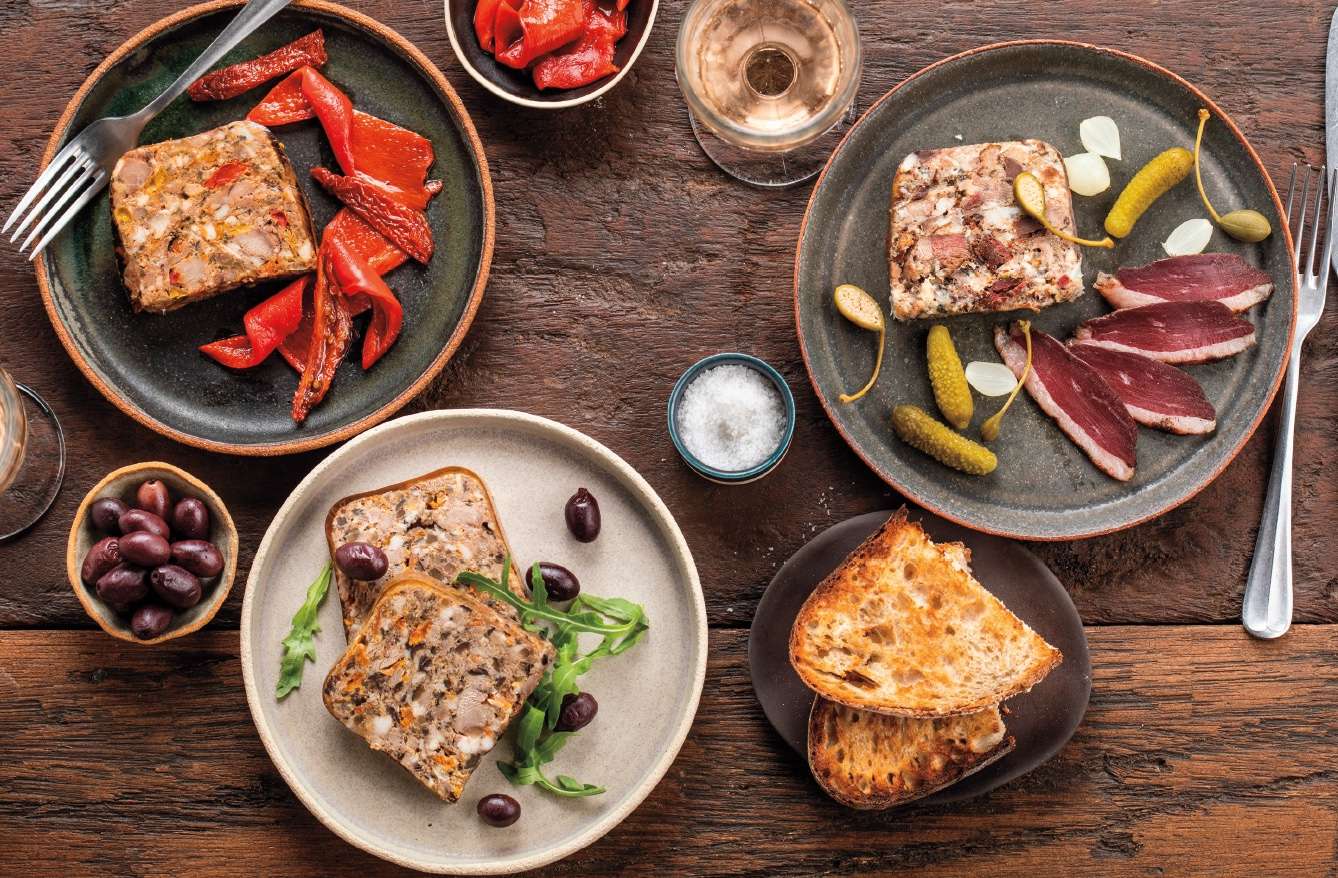 découvrez une recette savoureuse de terrine de canard et nos conseils pour une conservation optimale afin de profiter pleinement de ce délice maison.